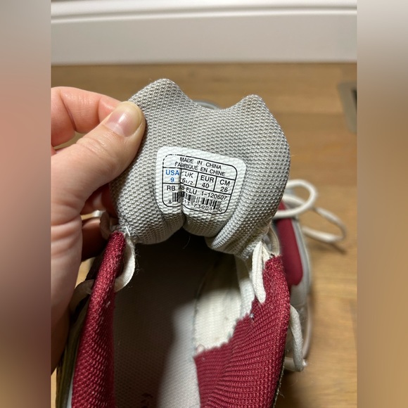 Women’s size 9 Reebok sneakers - Picture 6 of 8